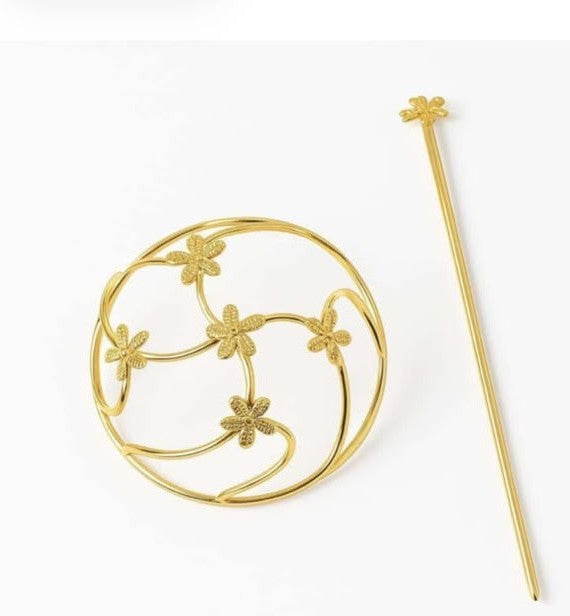 Aurelia Floral Gold Hair Pin & Bun
